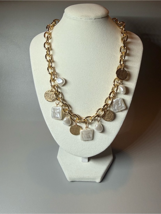 Anthropologie Jewelry - Anthropologie Gold Chain Necklace with White Pearl and Shell Charms